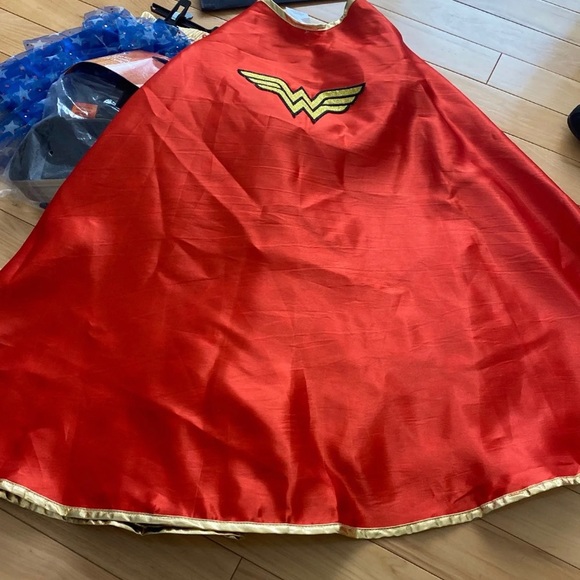 Wonderwoman Costume - Picture 4 of 5